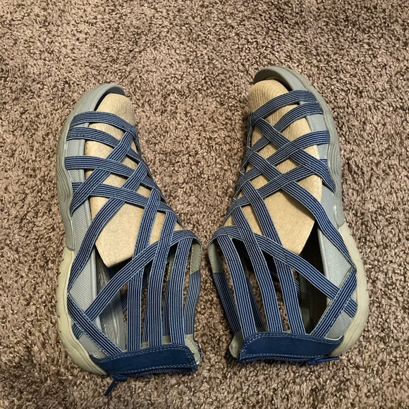 Baretraps Sandals - Picture 3 of 5